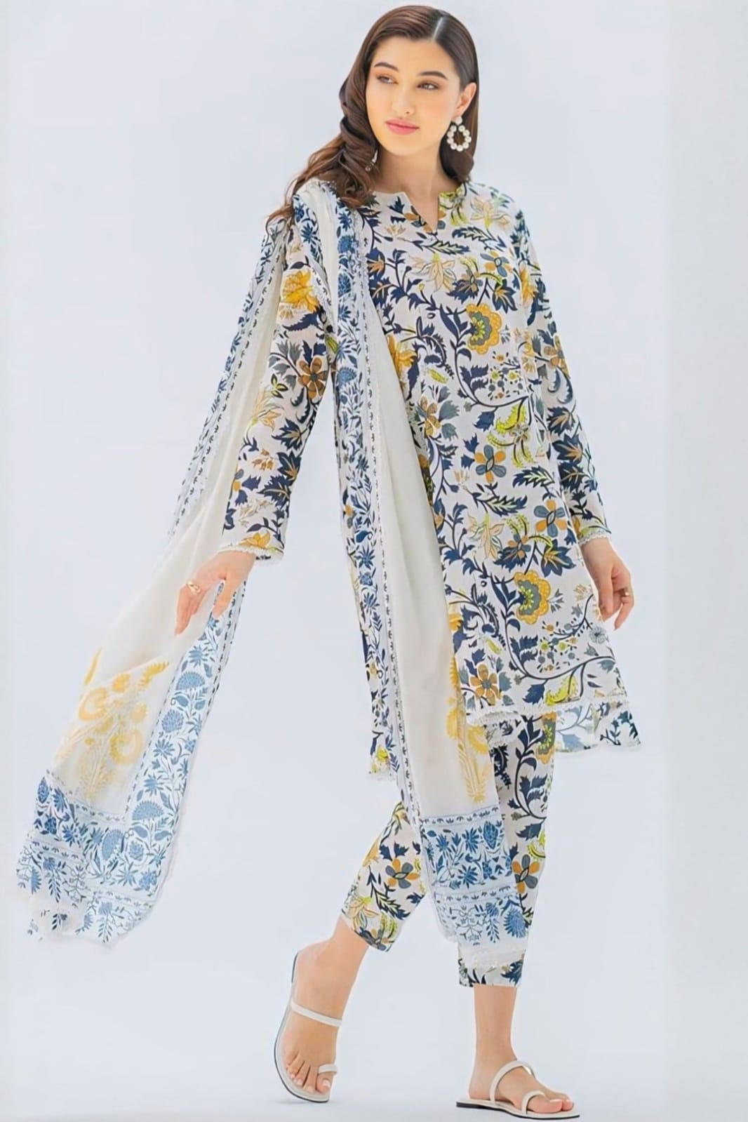 EL-SP132 Digital Printed Lawn Suit 3pc With Lawn Digital Printed Dupatta - ELAFF