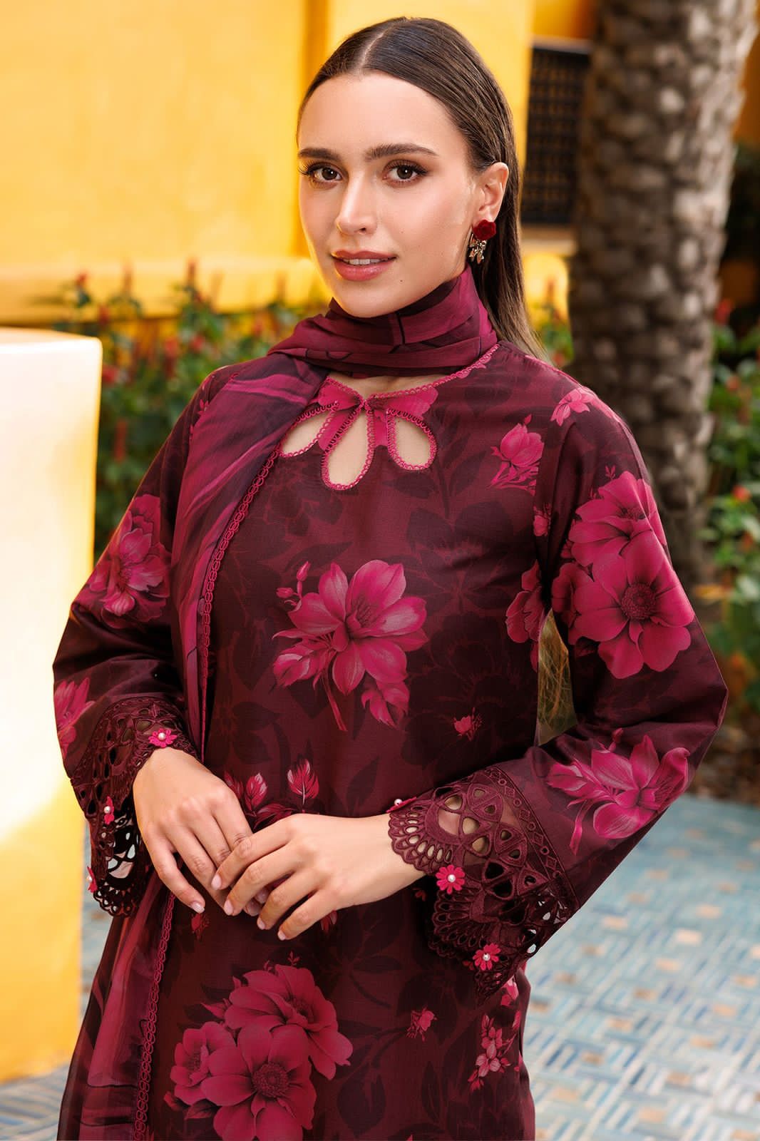 EL-BQ89 Digital Printed Unstitched 3pc Lawn Suit With Front Embroidered Patch Digital Printed Lawn Dupatta - ELAFF