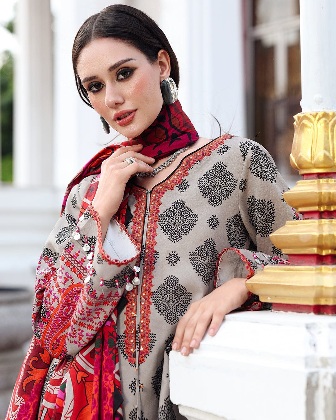 EL-33400 Digital Printed Khaddar 3Pc Suit With Digital Printed Khaddar Dupatta - ELAFF
