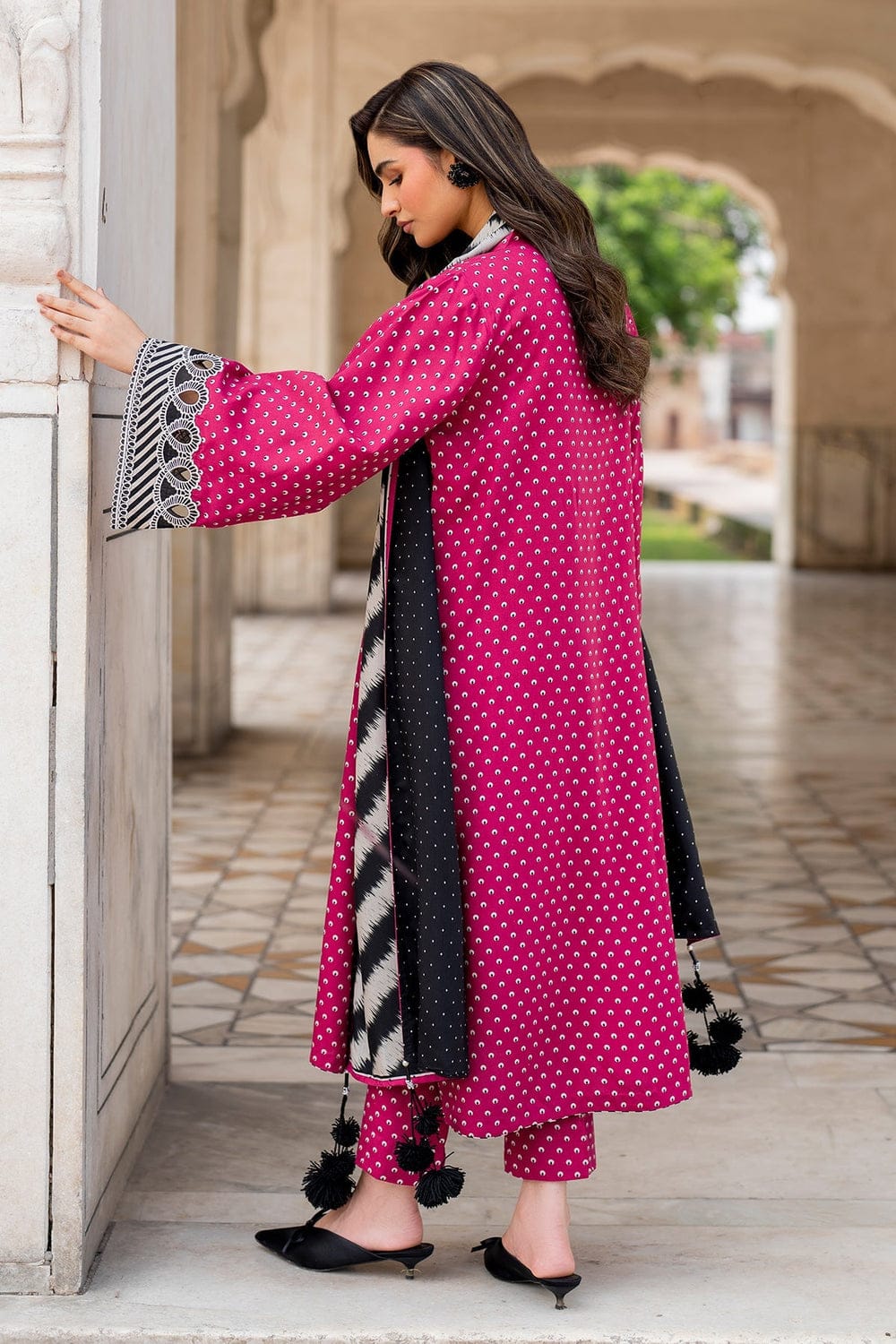 EL-BQ411 Digital Printed Unstitched 3pc Lawn Suit With Digital Printed Lawn Dupatta - ELAFF