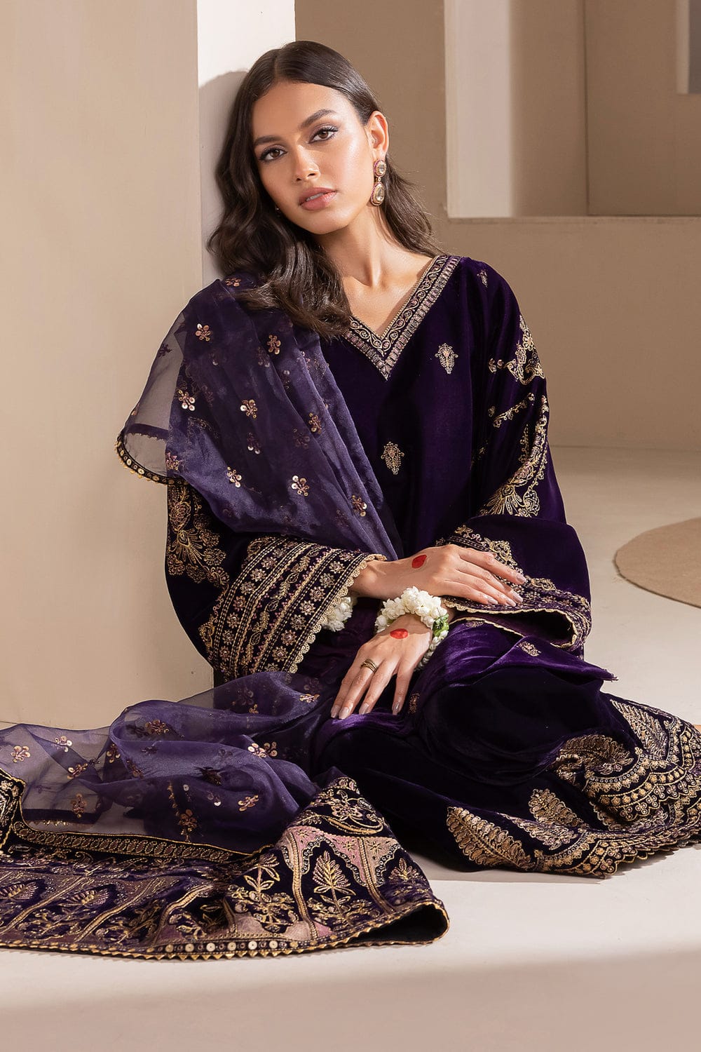 EL-1079 Embroidered 9000 Micro Velvet 3Pc With Organza Embroidered Dupatta - ELAFF