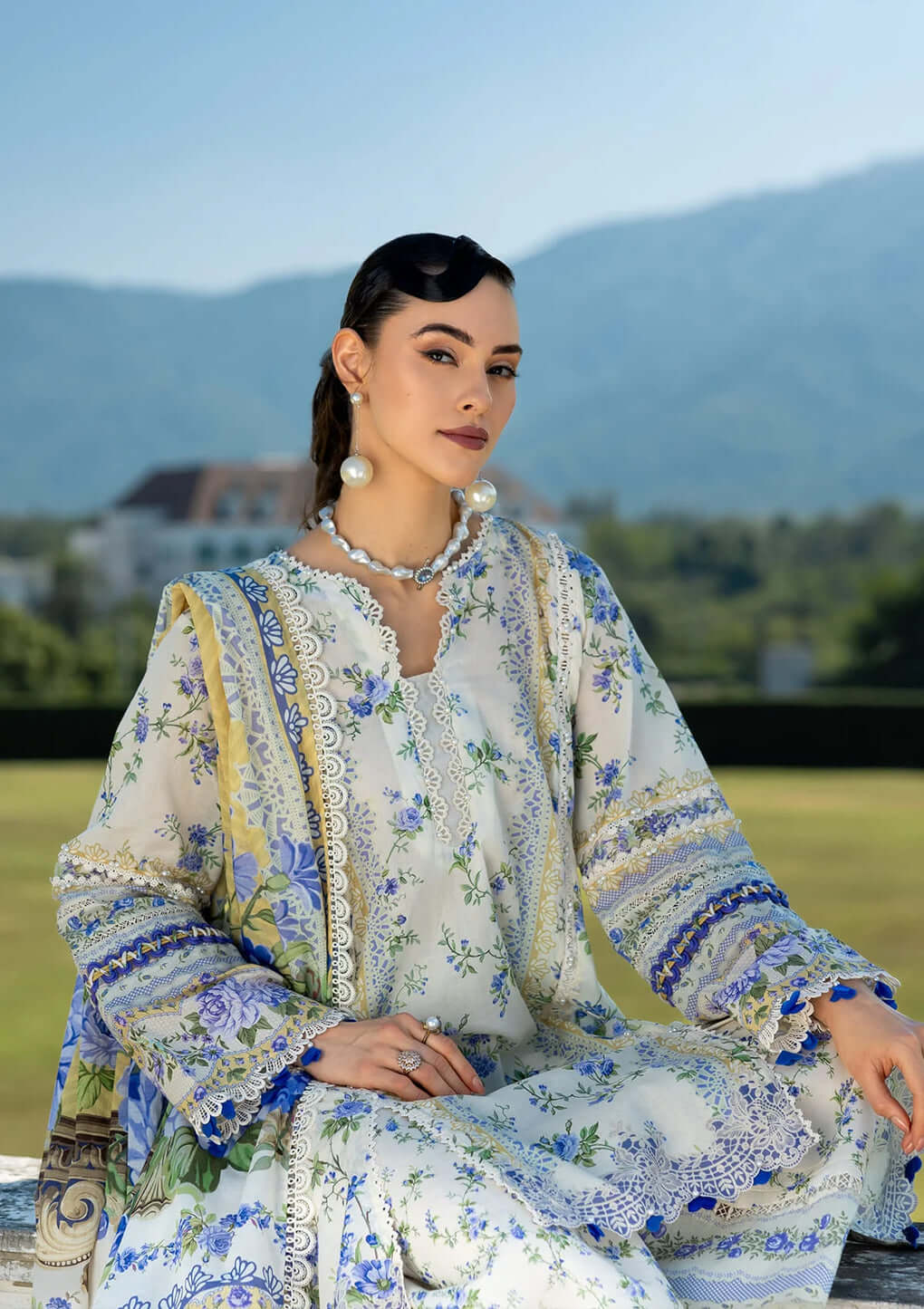 EL-MB485 Unstitched Digital Printed Lawn Suit 3pc With Digital Printed Lawn Dupatta