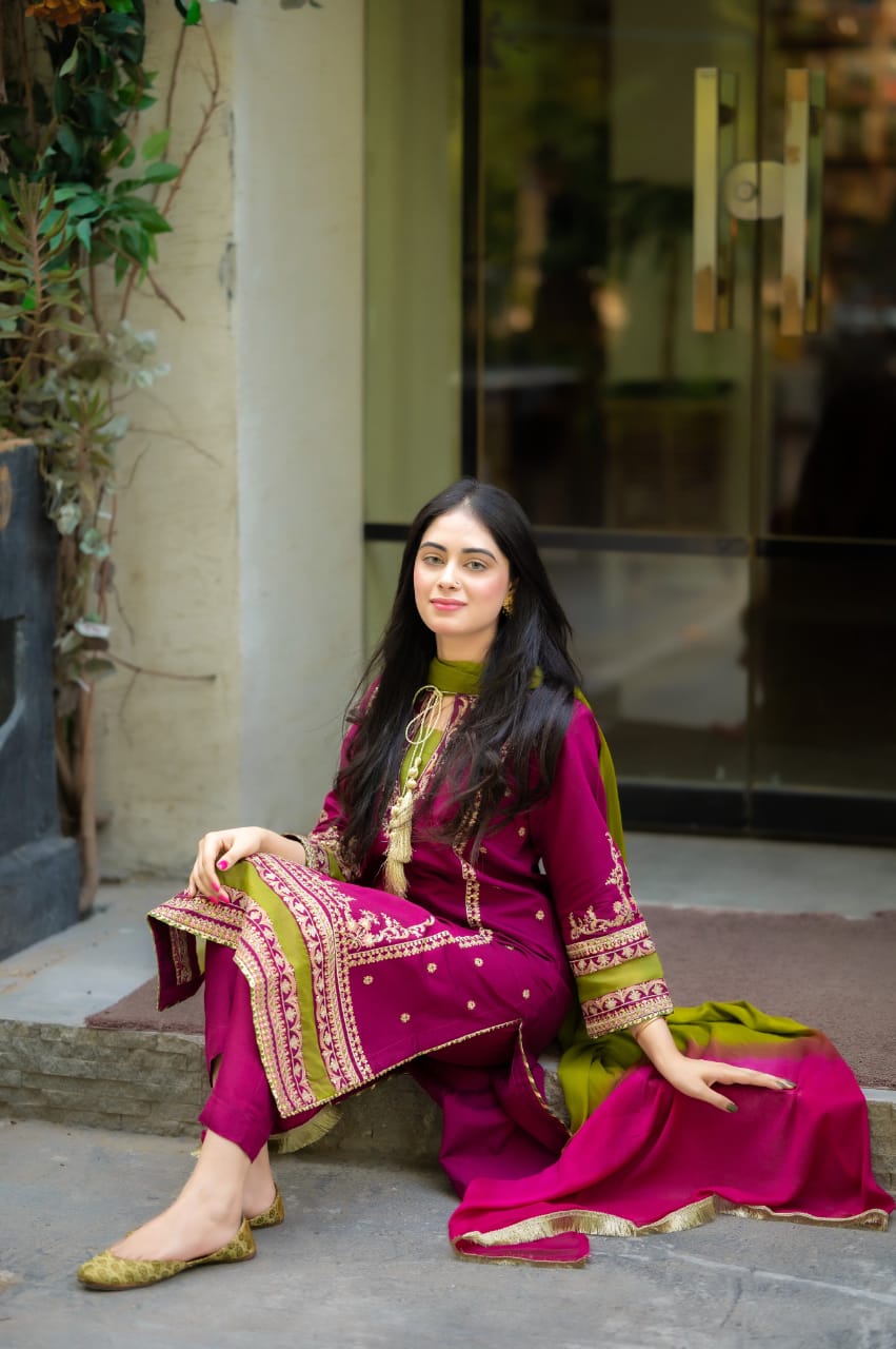 EL-13 Lawn Embroided 3pc Suit With Bamber Chiffon Dupatta - ELAFF
