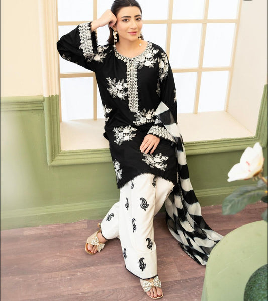 EL-BT27 Unstitched Fully Embroidered Lawn Suit With Embroidered Bamber Chiffon Dupatta
