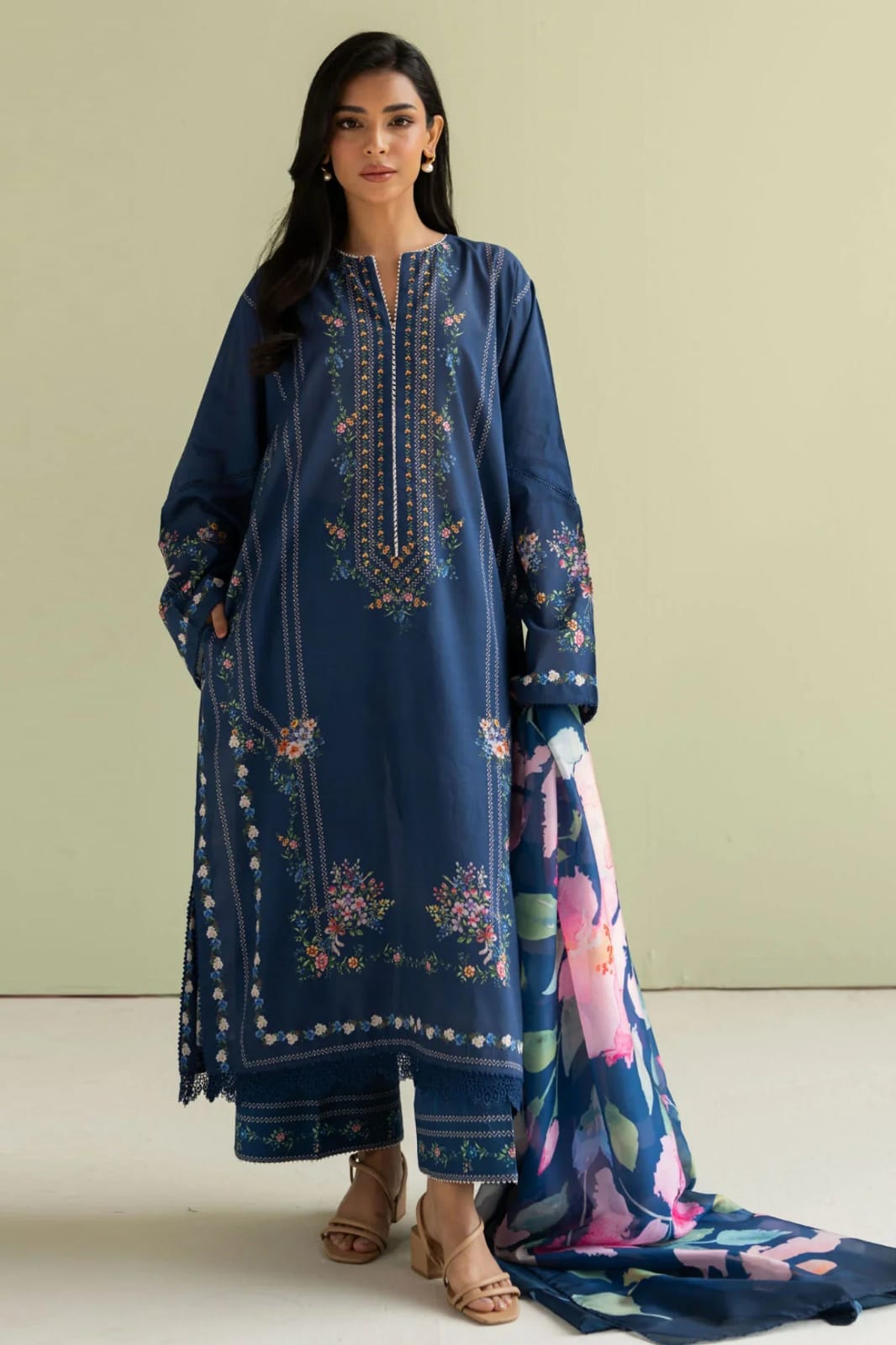 EL-BQ424 Unstitched Digital Printed Lawn Suit 3pc With Digital Printed Silk Dupatta - ELAFF