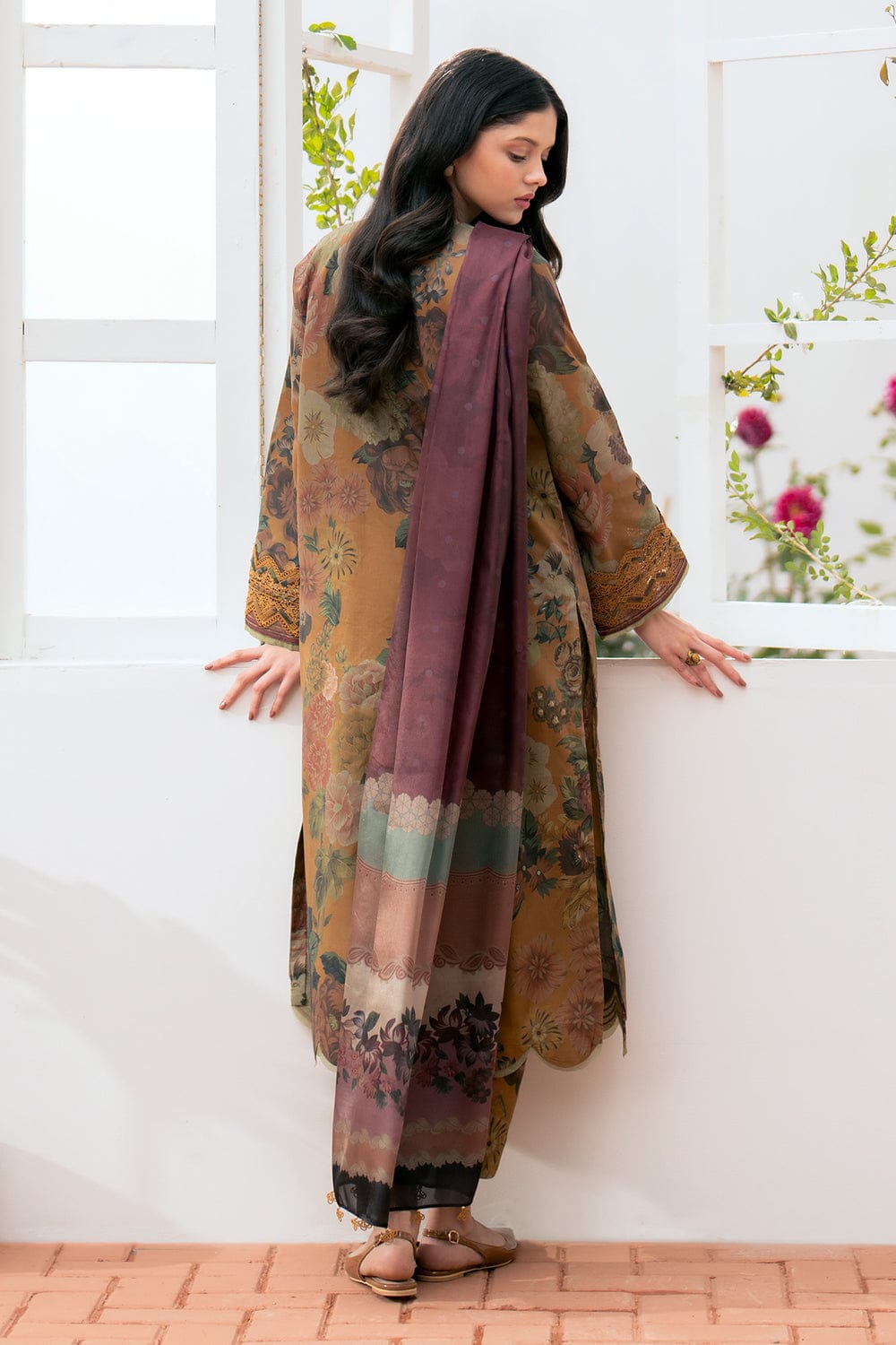 EL-BQ01 Digital Printed Khaddar Suit 3pc with Khaddar Digital Printed Dupatta & Embroidered Patches - ELAFF