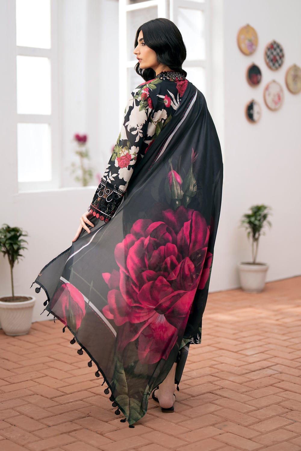 EL-BQ36 Digital Printed Khaddar Suit 3pc with Khaddar Digital Printed Dupatta - ELAFF