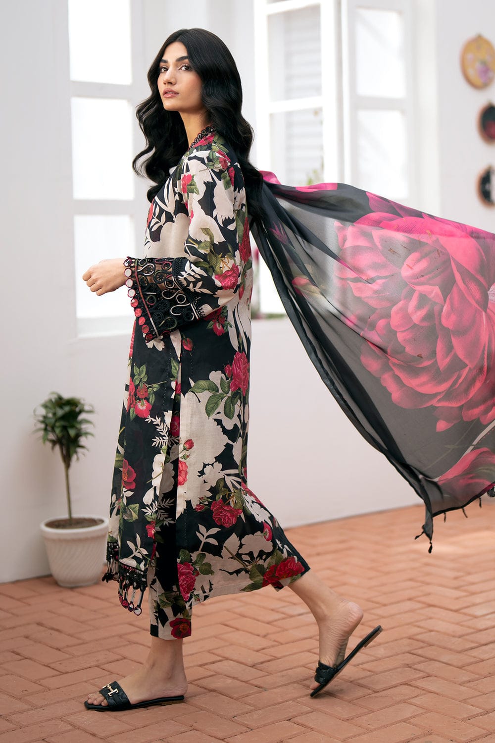 EL-BQ36 Digital Printed Khaddar Suit 3pc with Khaddar Digital Printed Dupatta - ELAFF