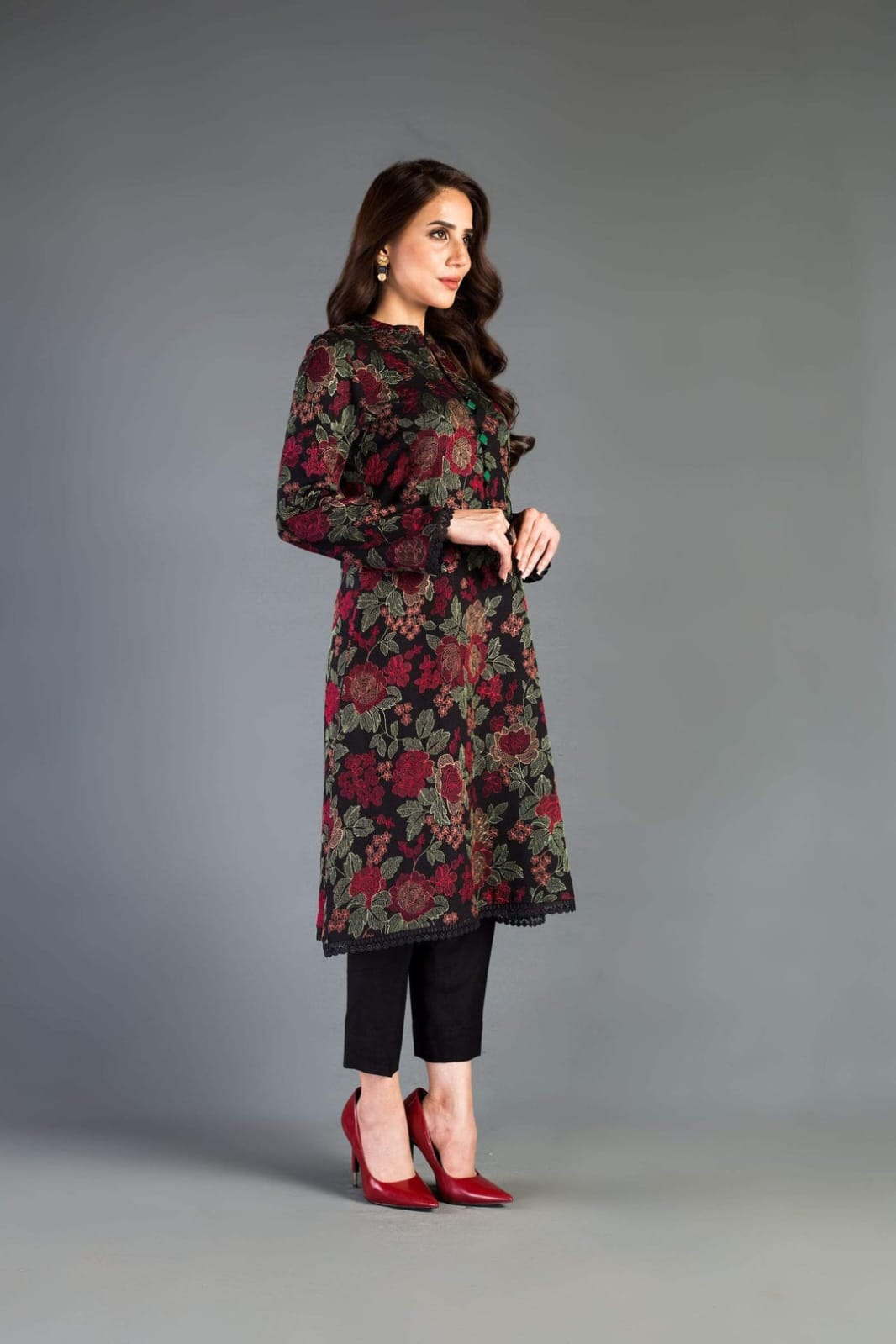 EL-BR345 Lawn Unstitched Embroidered 3pc Suit With Embroidered Chiffon Dupatta - ELAFF
