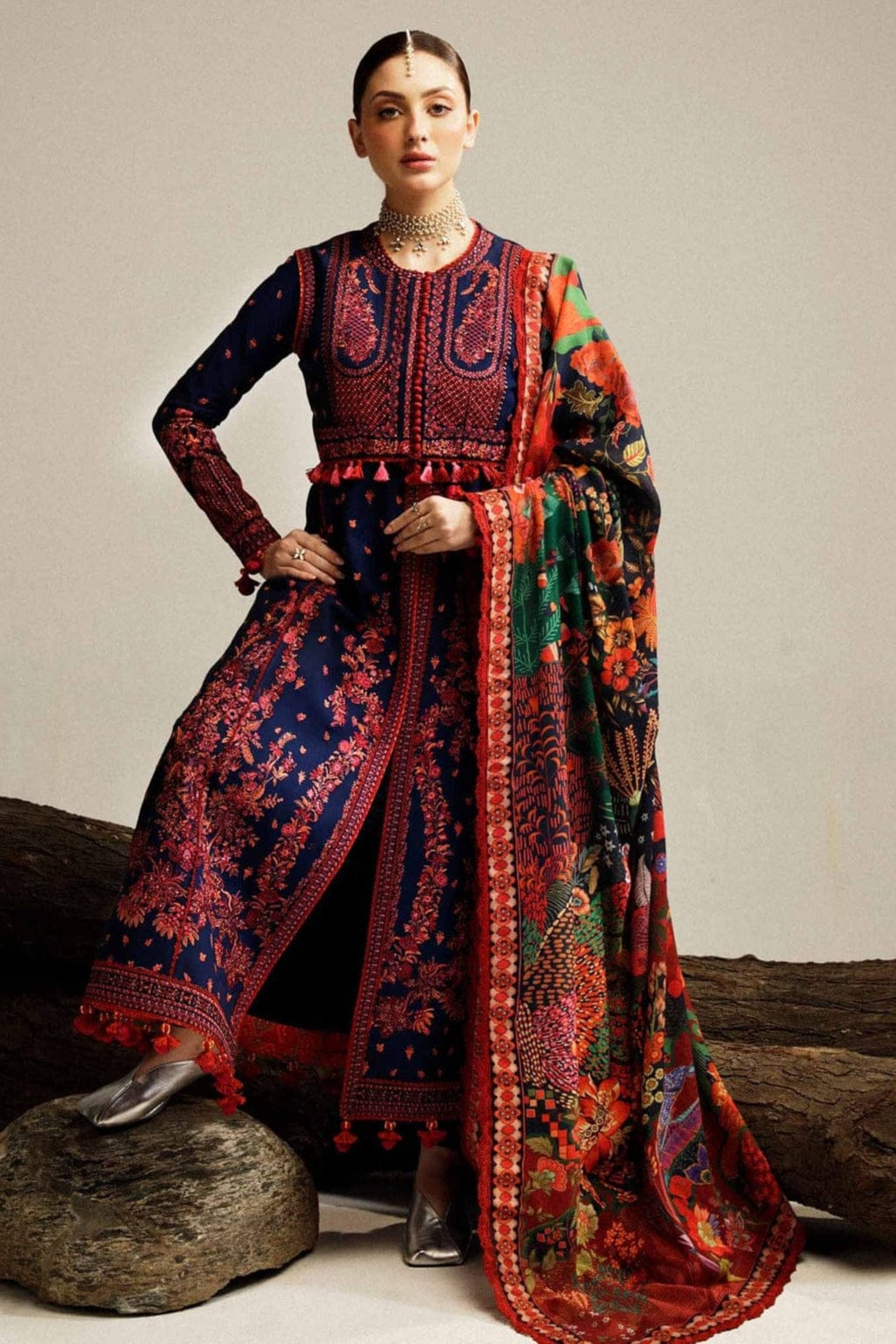 EL-HR570 Dhanak Embroidered Suit With Digital Printed Woolen Shawl - ELAFF
