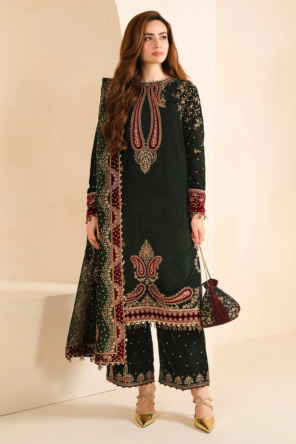 EL-999 Embroidered 9000 Micro Velvet 3Pc With Embroidered Chiffon Dupatta - ELAFF