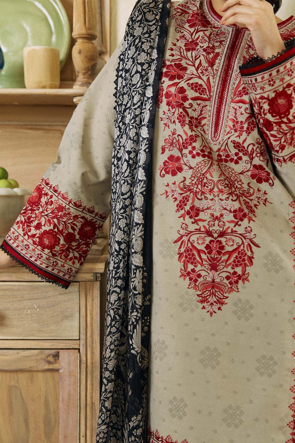 EL-ZS57 Unstitched Fully Embroided Lawn Suit With Cotton Lawn Dupatta - ELAFF