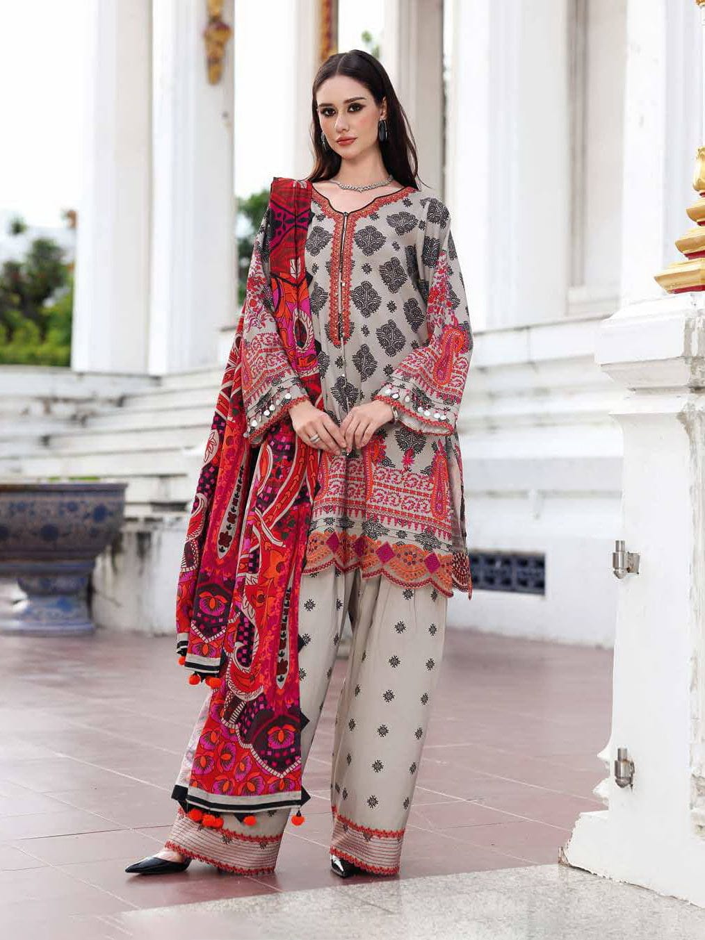 EL-33400 Digital Printed Khaddar 3Pc Suit With Digital Printed Khaddar Dupatta - ELAFF