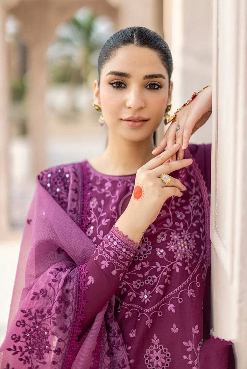 EL-CS84 Lawn Unstitched Embroidered 3pc Suit With Organza Embroidered Dupatta - ELAFF