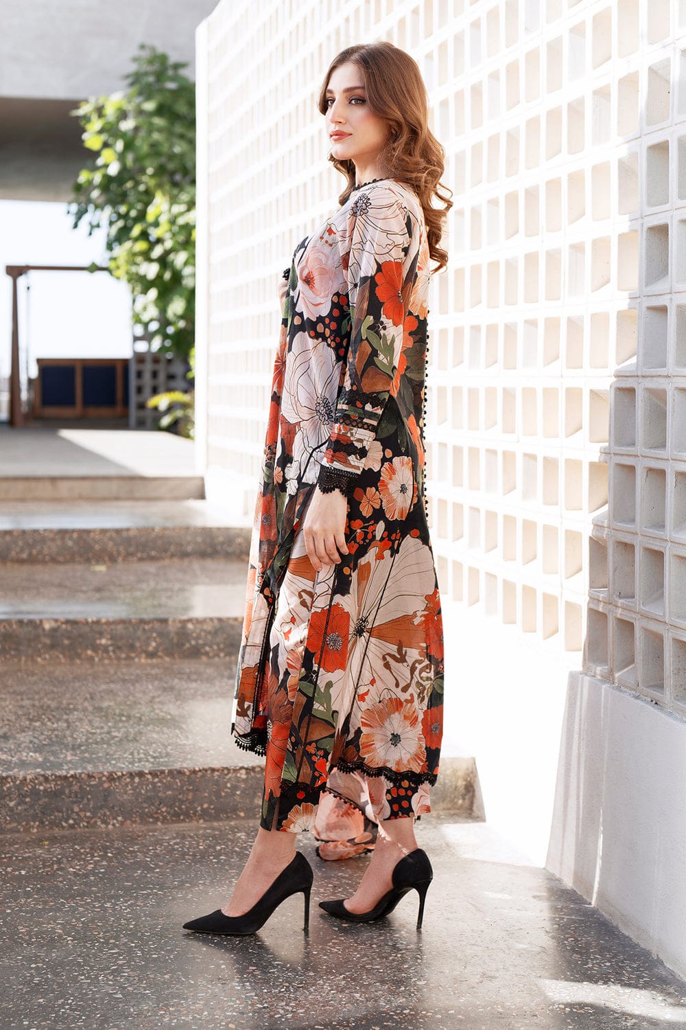 EL-BQ35 Digital Printed Khaddar Suit 3pc with Khaddar Digital Printed Dupatta & Embroidered Patches - ELAFF