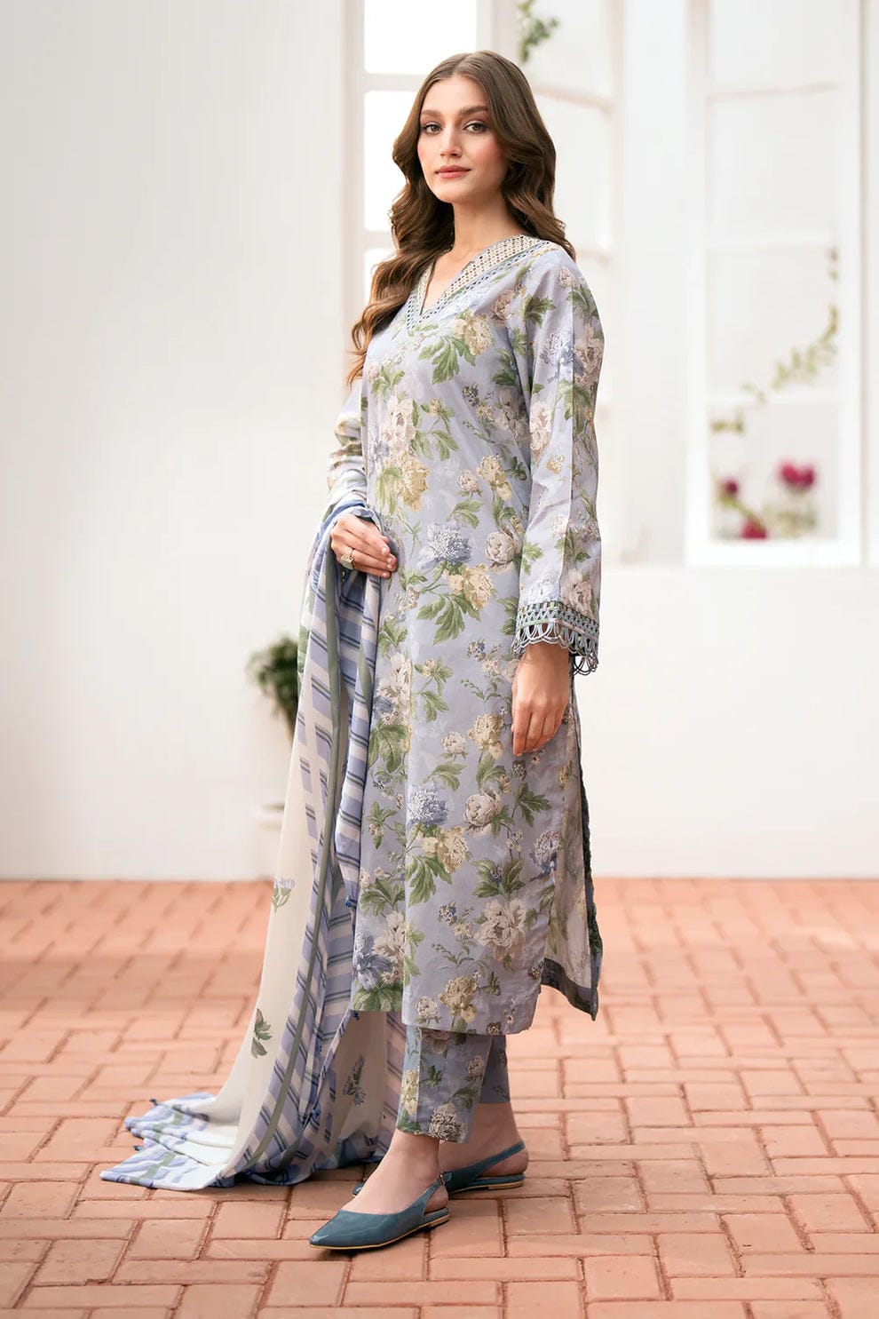 EL-BQ802 Digital Printed Lawn 3Pc Suit With Digital Printed Lawn Dupatta - ELAFF