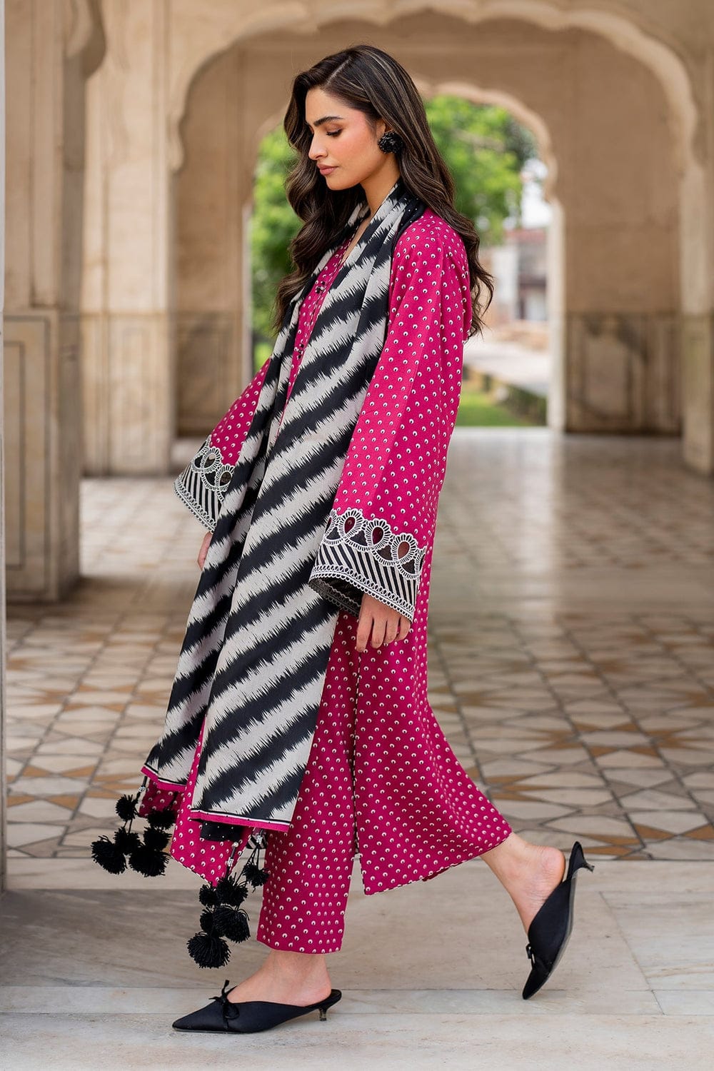 EL-BQ411 Digital Printed Unstitched 3pc Lawn Suit With Digital Printed Lawn Dupatta - ELAFF