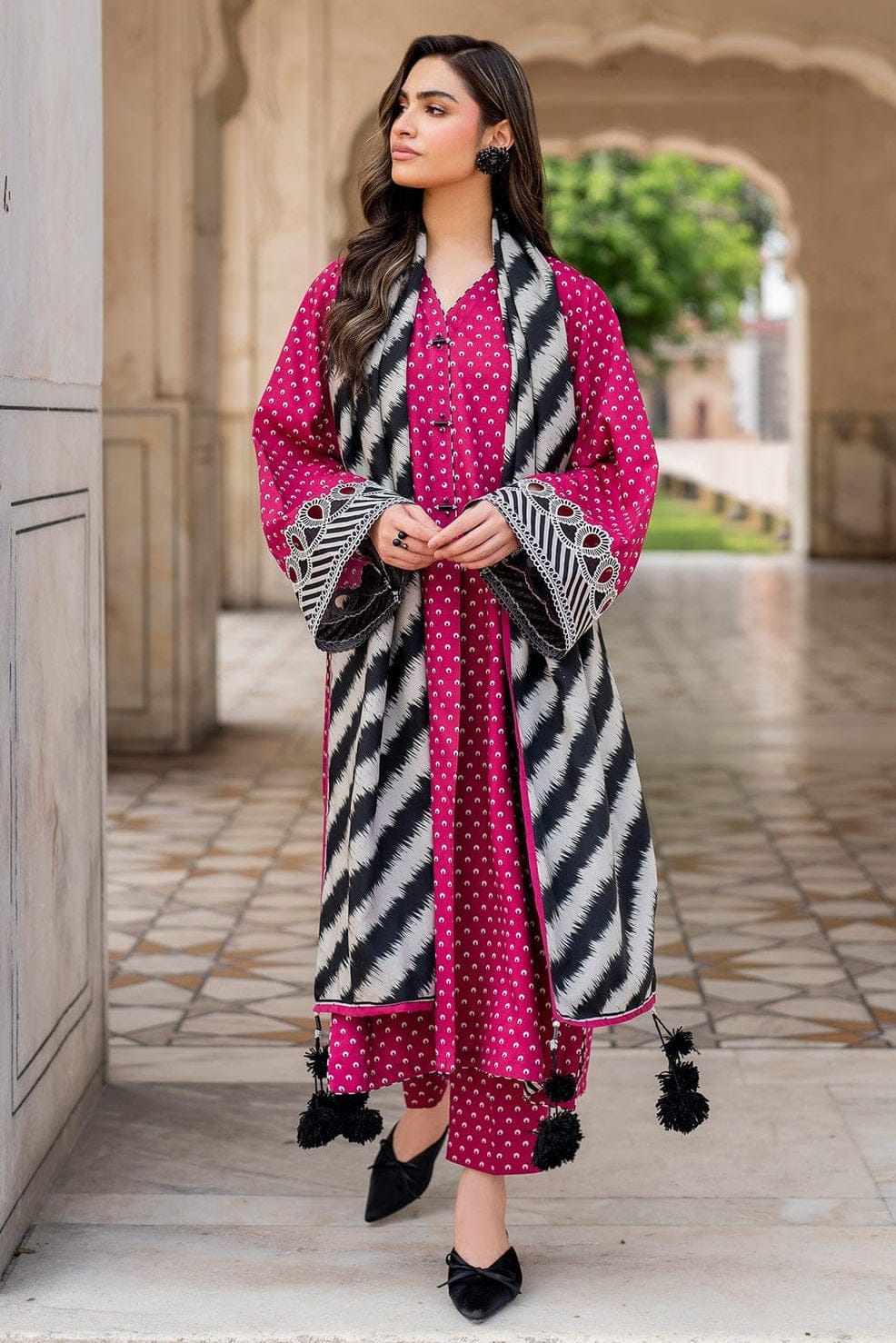 EL-BQ411 Digital Printed Unstitched 3pc Lawn Suit With Digital Printed Lawn Dupatta - ELAFF