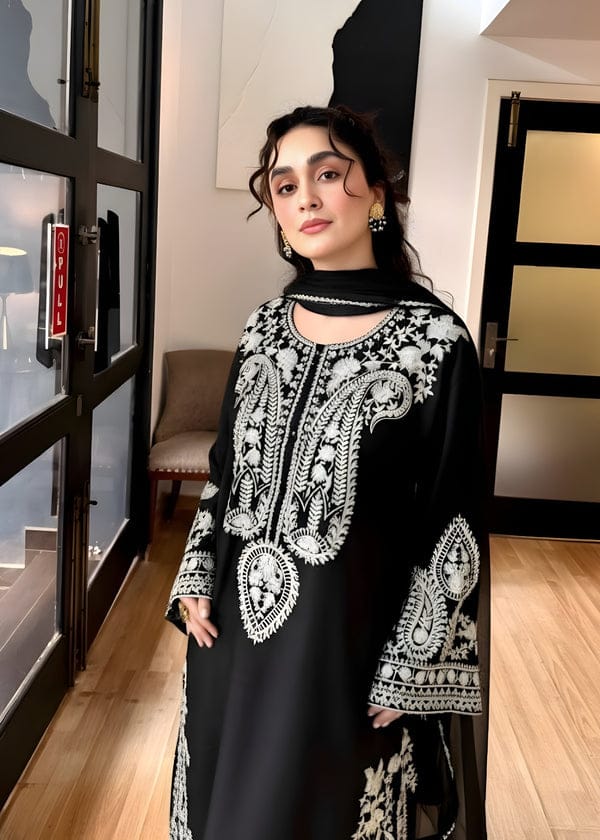 EL-MR2740B Unstitched Embroidered Lawn Suit 3pc With Chiffon Embroidered Dupatta