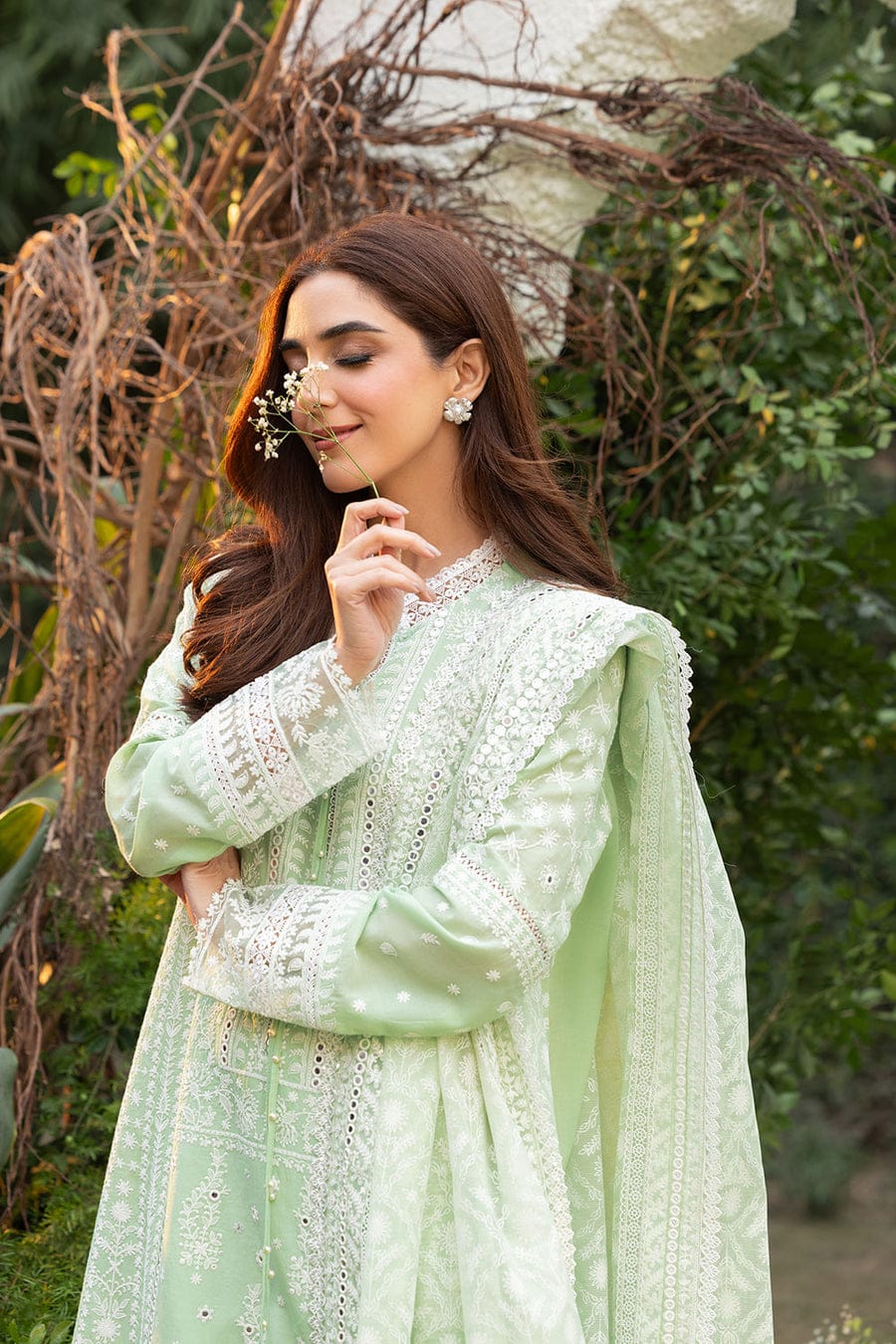 EL-SN2675 Unstitched Fully Embroidered Lawn Suit With Embroidered Organza Dupatta