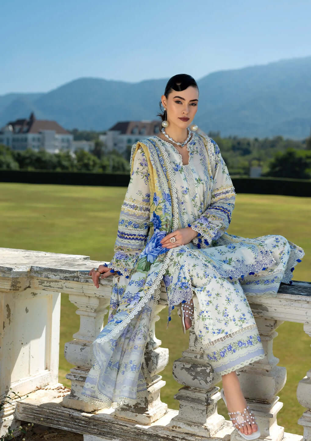 EL-MB485 Unstitched Digital Printed Lawn Suit 3pc With Digital Printed Lawn Dupatta