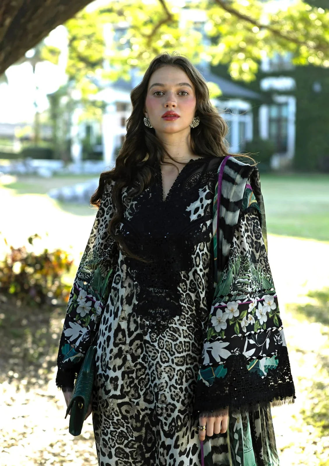 EL-EL204 Unstitched Digital Printed Lawn Suit 3pc With Digital Printed Lawn Dupatta