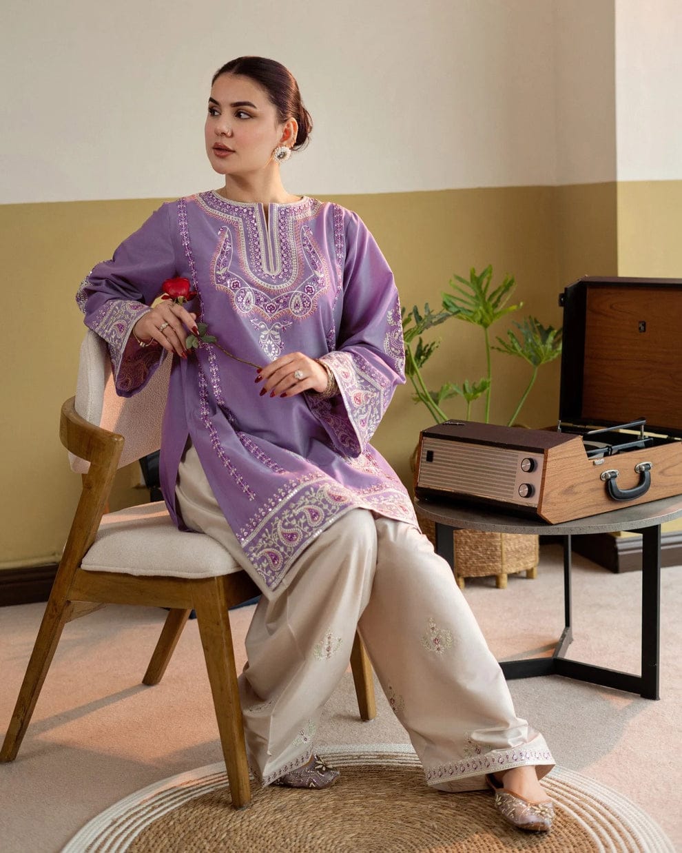 EL-MB2825 Lawn Fully Sequence Embroidered 2pc Embroidered Trouser as well
