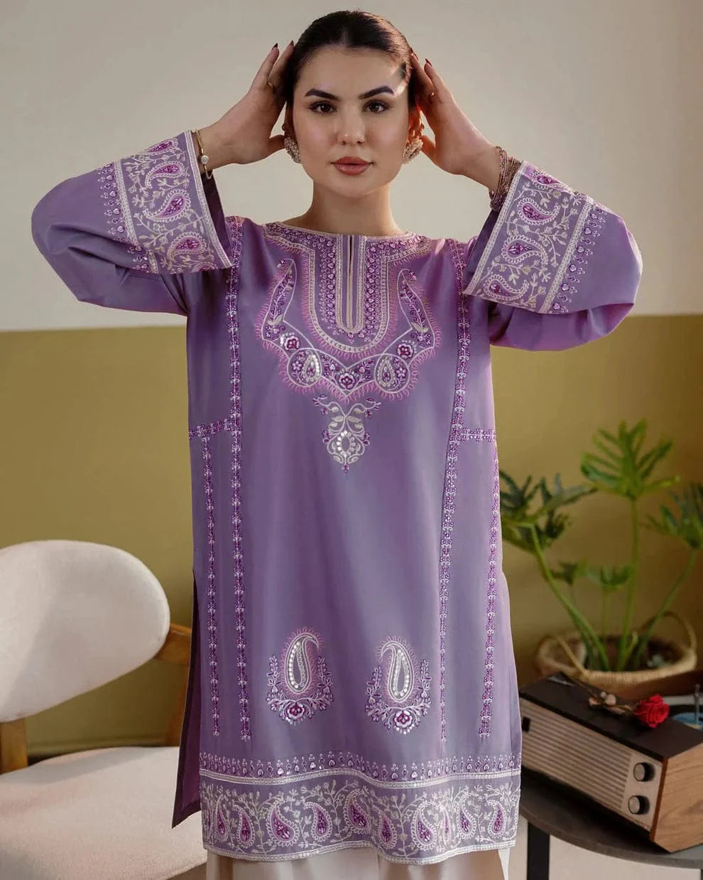 EL-MB2825 Lawn Fully Sequence Embroidered 2pc Embroidered Trouser as well