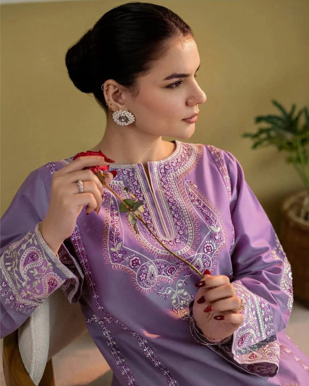 EL-MB2825 Lawn Fully Sequence Embroidered 2pc Embroidered Trouser as well