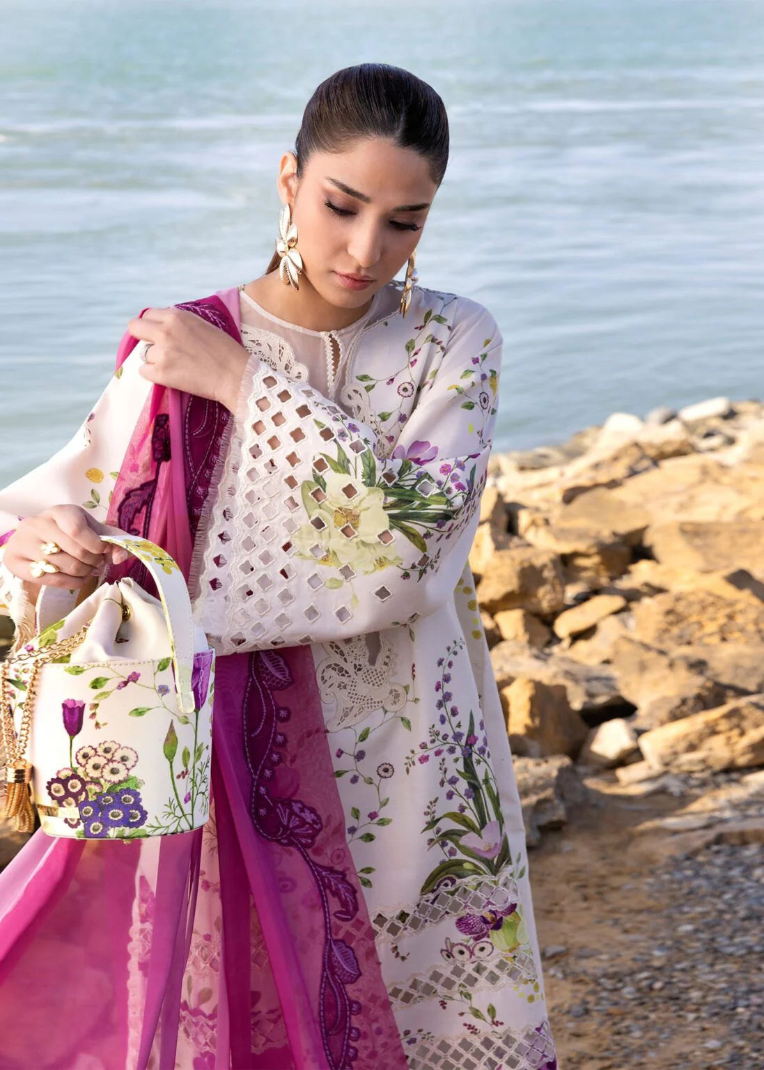 EL-CS202 Unstitched Digital Printed Lawn Suit 3pc With Embroided Cotton Net Dupatta