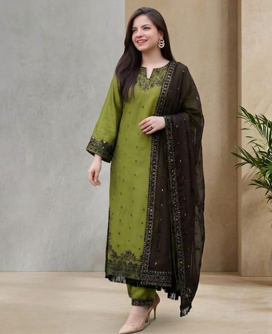 EL-89333 Lawn Embroidered 3pc Suit With Bamber Chiffon Embroidered Dupatta