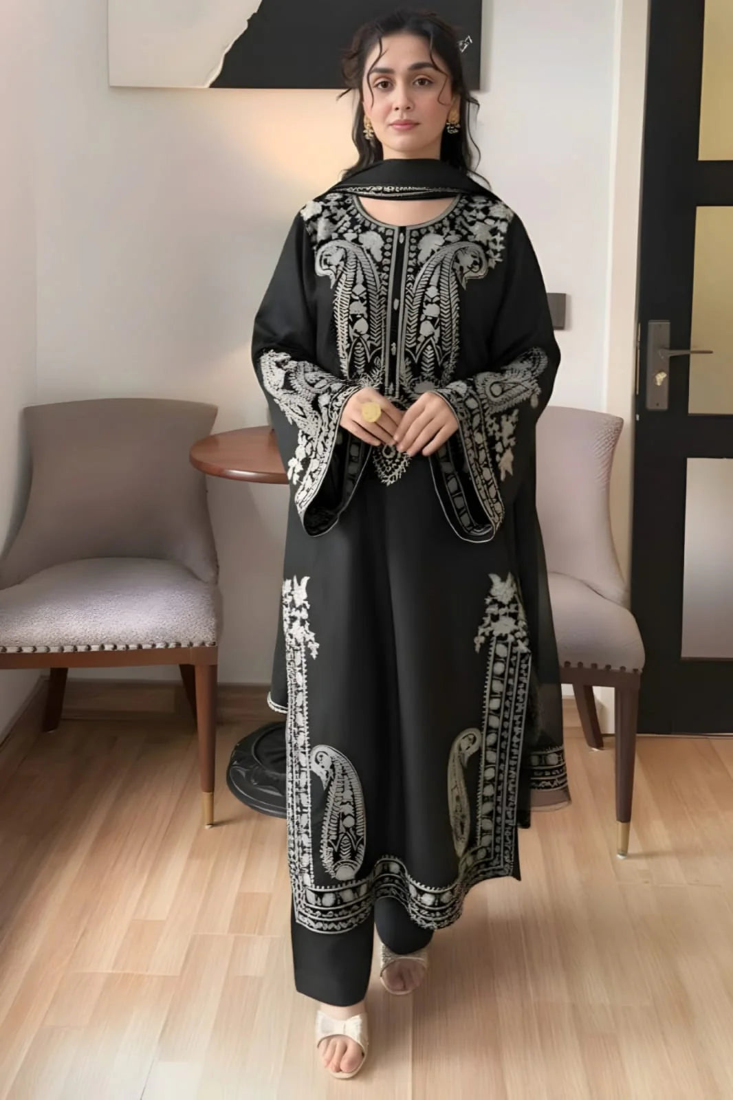 EL-MR2740B Unstitched Embroidered Lawn Suit 3pc With Chiffon Embroidered Dupatta