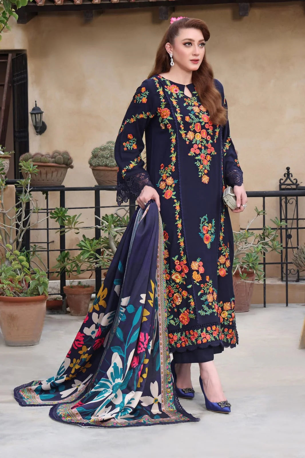 EL-225 Lawn Embroidered 3pc Suit With Cotton Lawn Digital Printed Dupatta