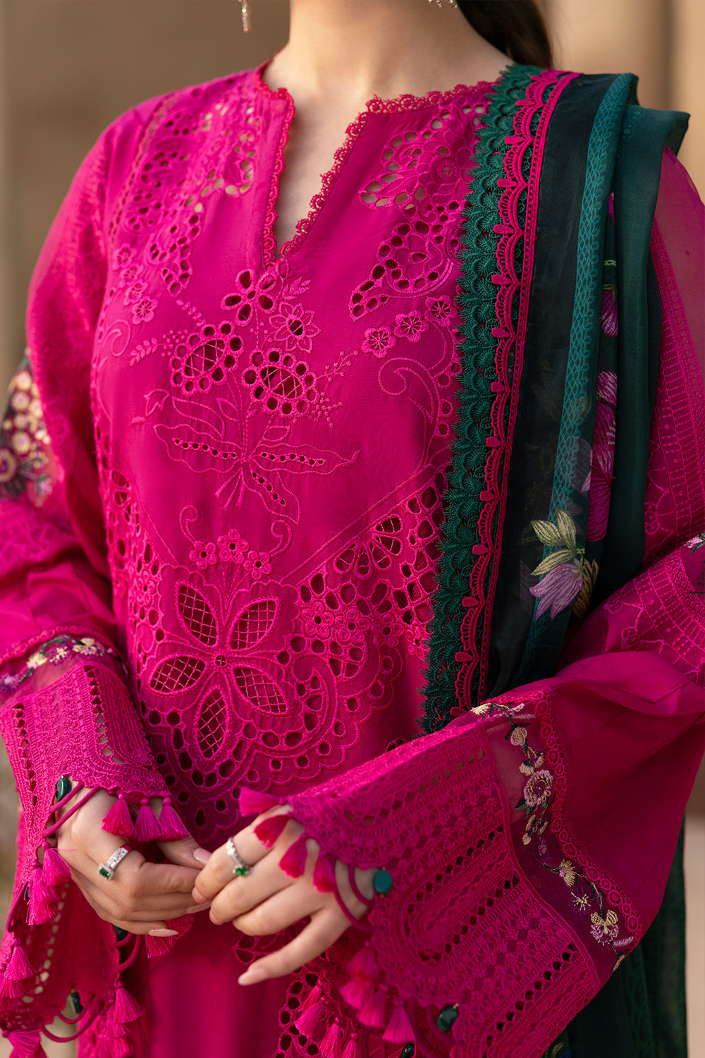 EL-D170 Luxury Lawn Unstitched Embroidered 3pc Suit With Cotton Lawn Printed Dupatta