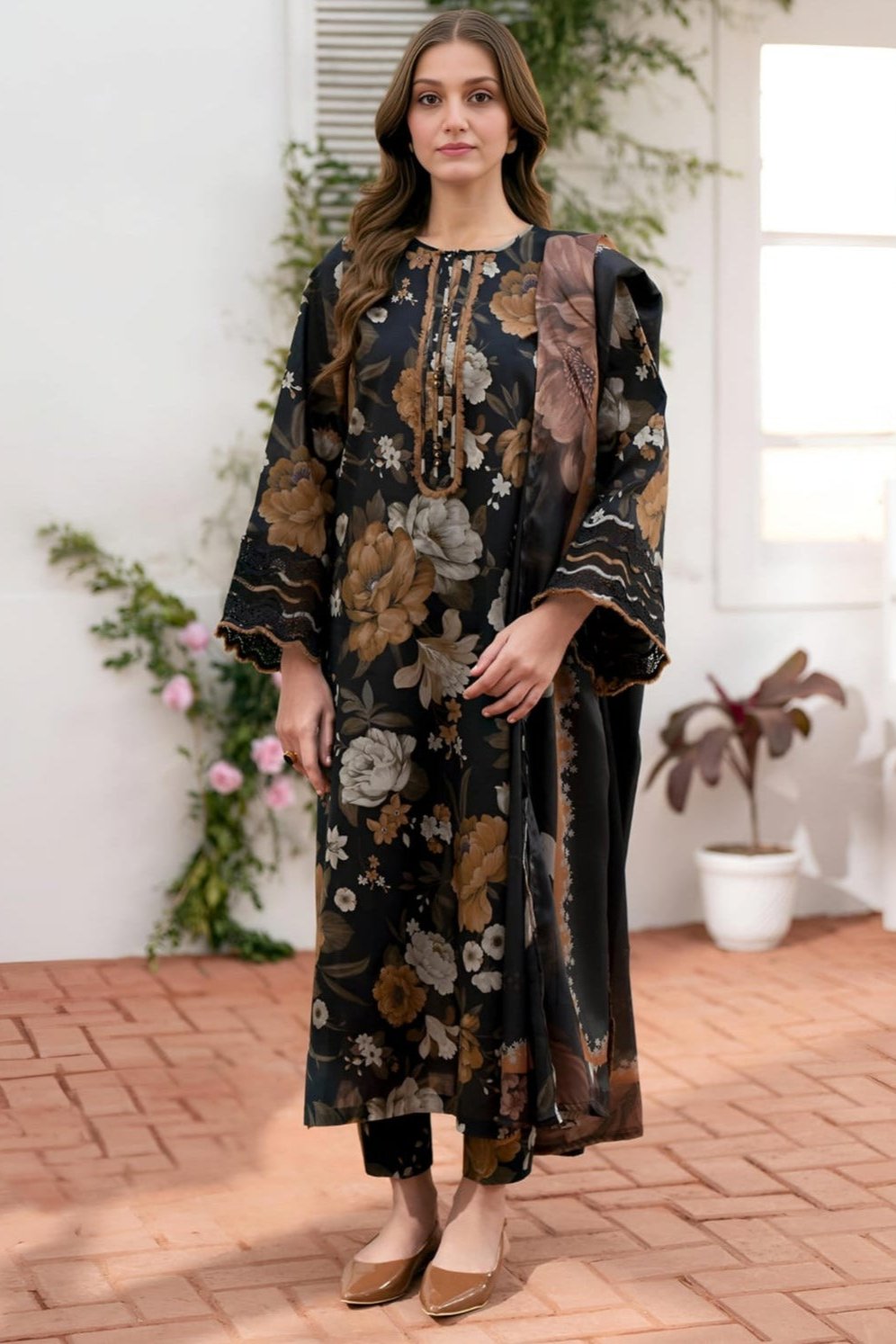EL-BQ02 Digital Printed Khaddar Suit 3pc with Khaddar Digital Printed Dupatta & Embroidered Patches