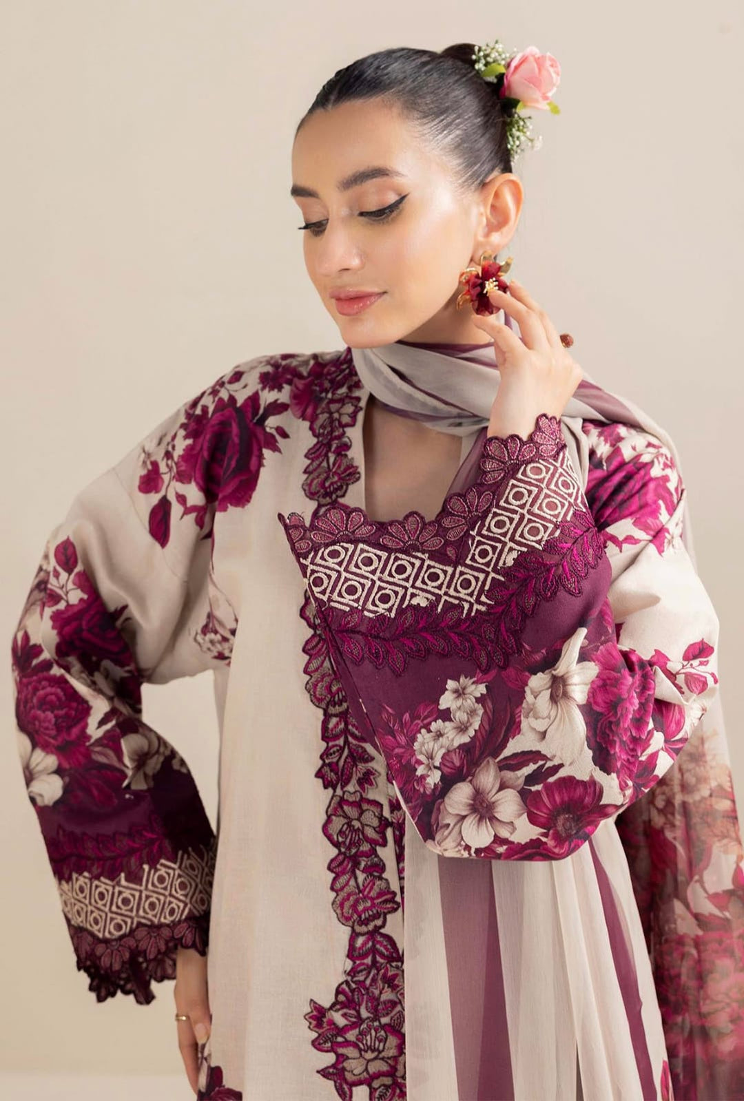 EL-AD476 Unstitched Digital Printed Lawn Suit 3pc With Digital Printed Lawn Dupatta