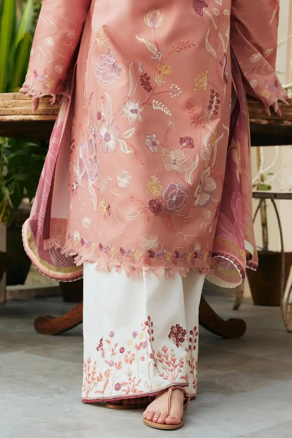EL-ZS2755 Lawn Unstitched Embroidered 3pc Suit With Cotton Lawn Digital Printed Dupatta