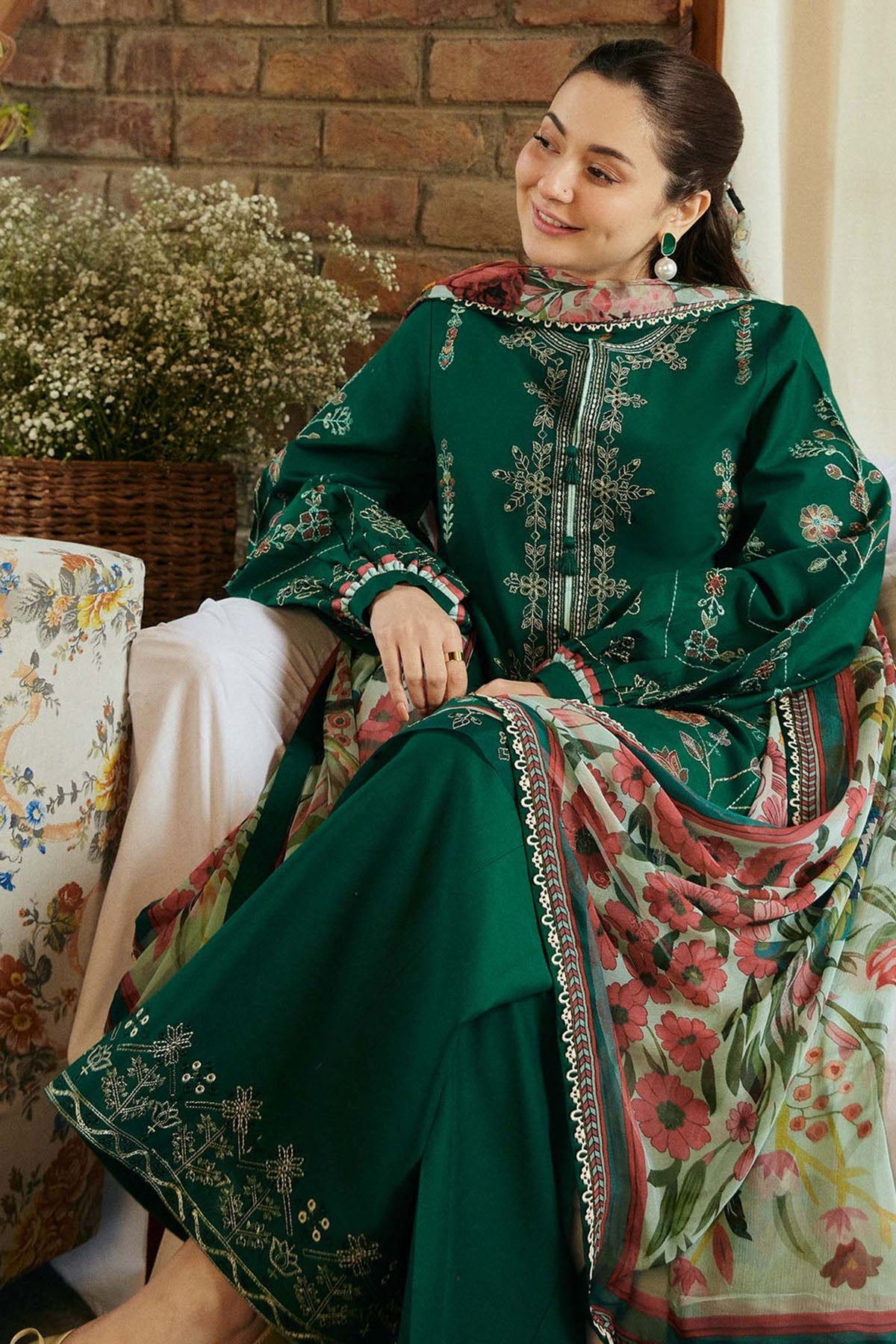 EL_ZS1902 Lawn Unstitched Embroidered 3pc Suit With Lawn Digital Printed Dupatta